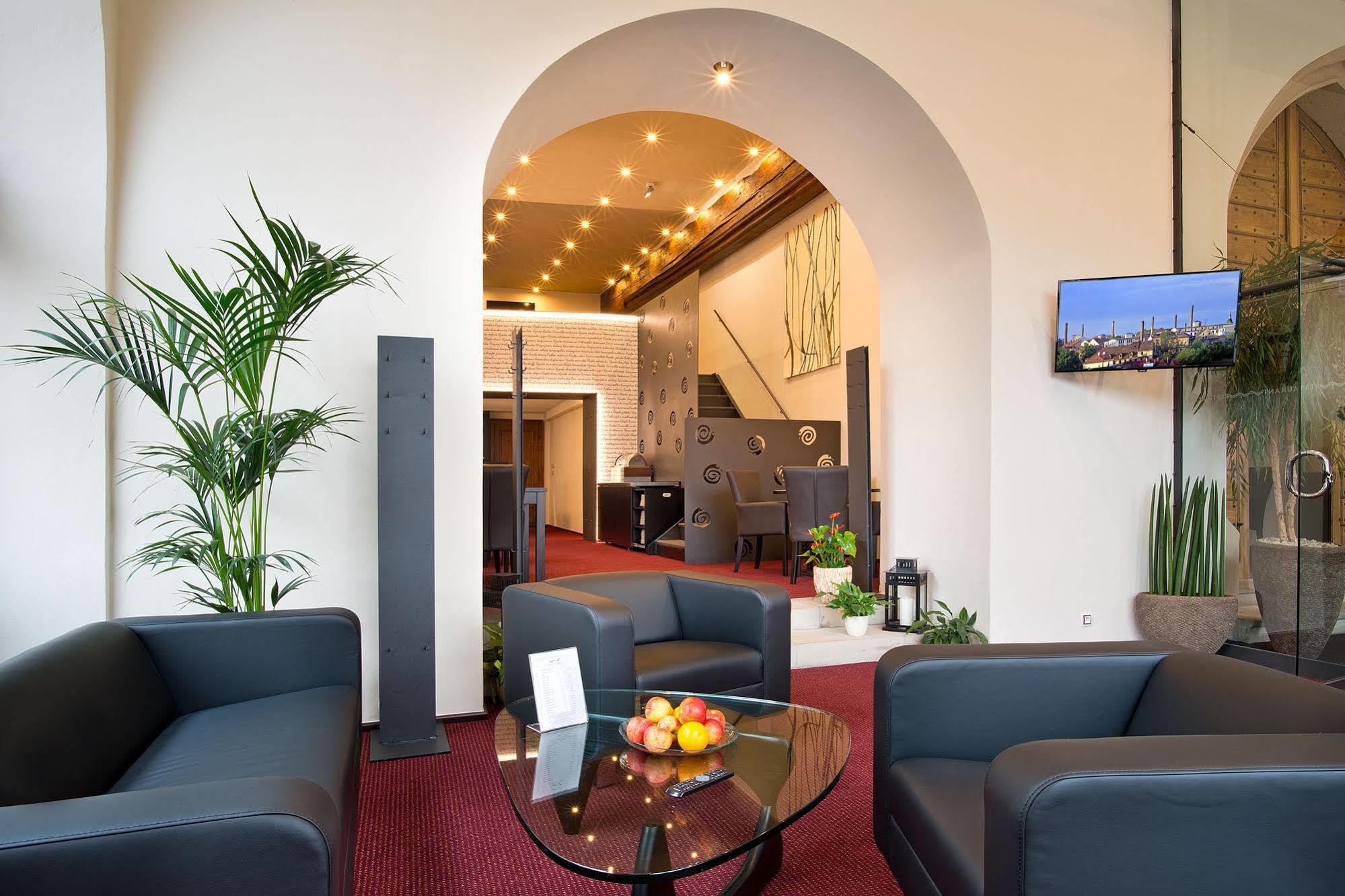 Hotel U Hada Zatec Exterior foto